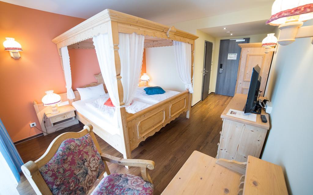 Berghotel Tambach Bagian luar foto