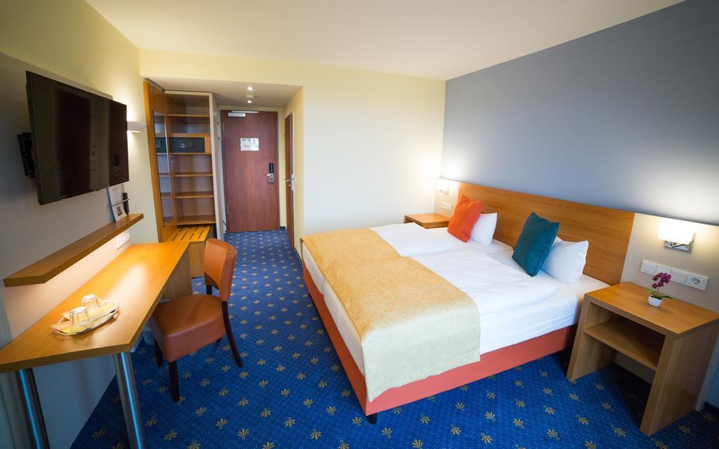 Berghotel Tambach Bagian luar foto
