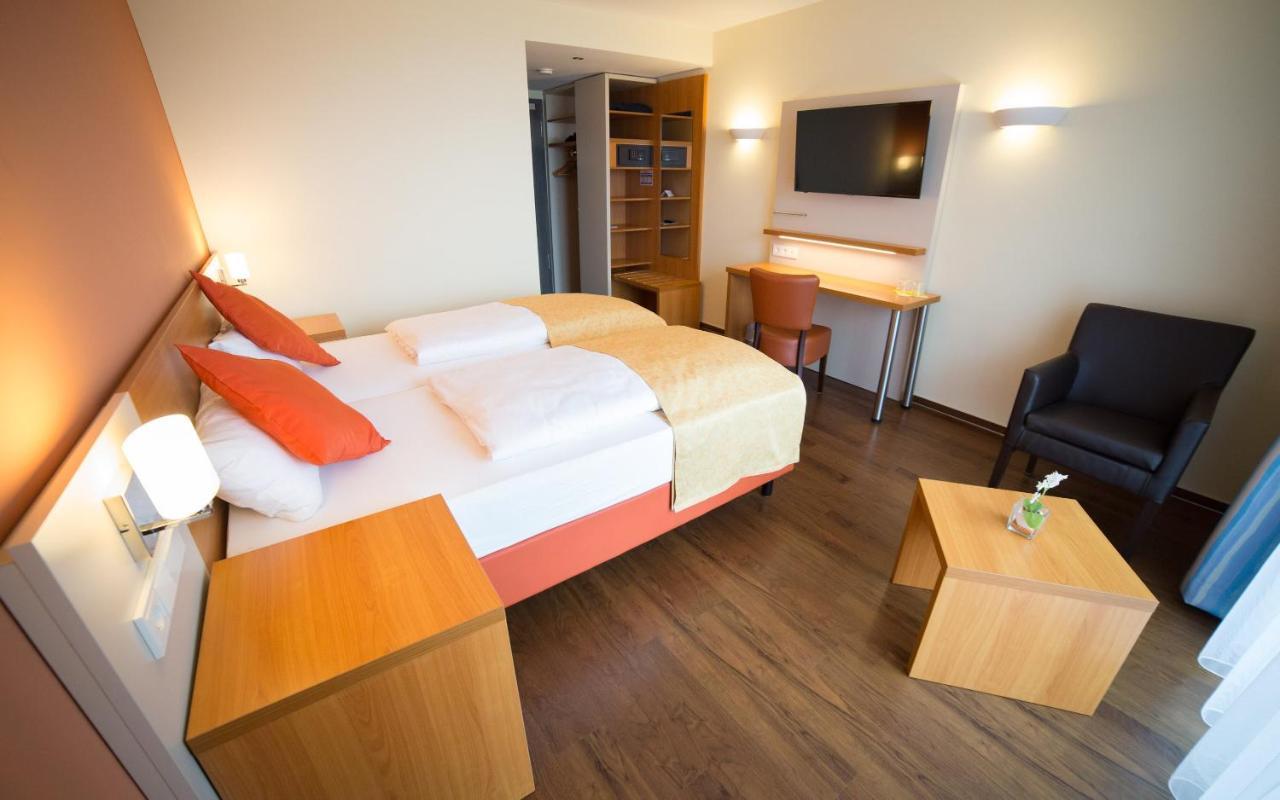 Berghotel Tambach Bagian luar foto