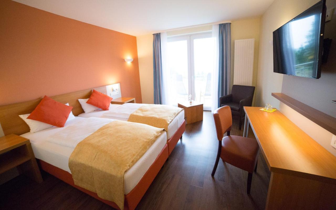 Berghotel Tambach Bagian luar foto