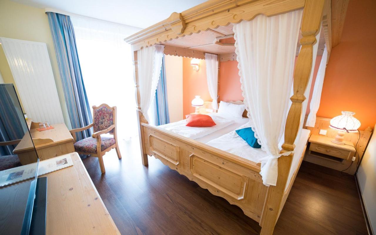 Berghotel Tambach Bagian luar foto